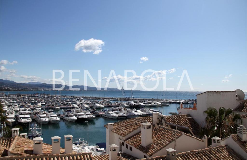 Benabola Hotel & Suites Marbella Szoba fotó